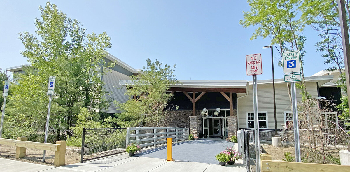 Holland Circle Apartments Exterior