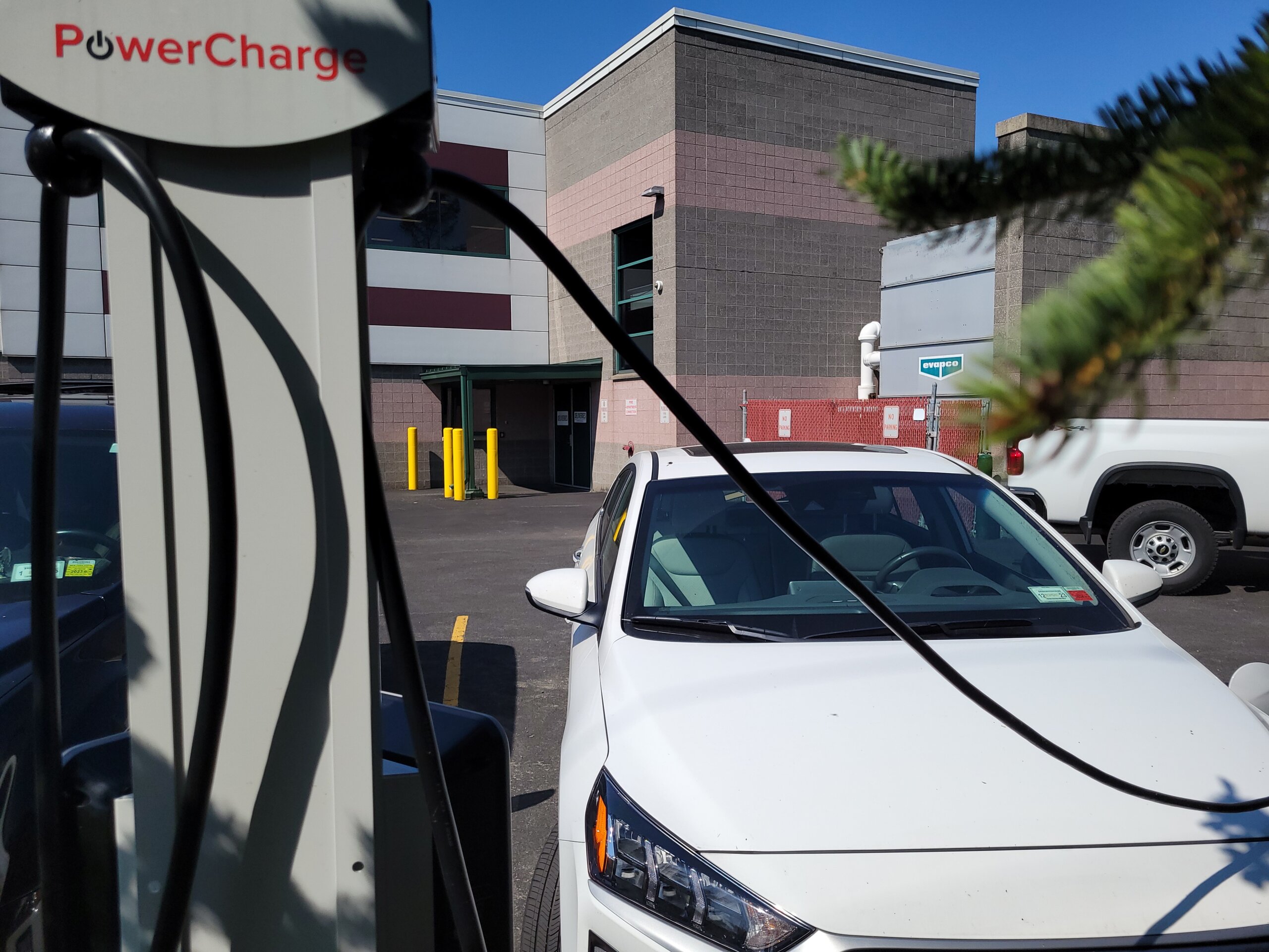 Electric vehicle charger